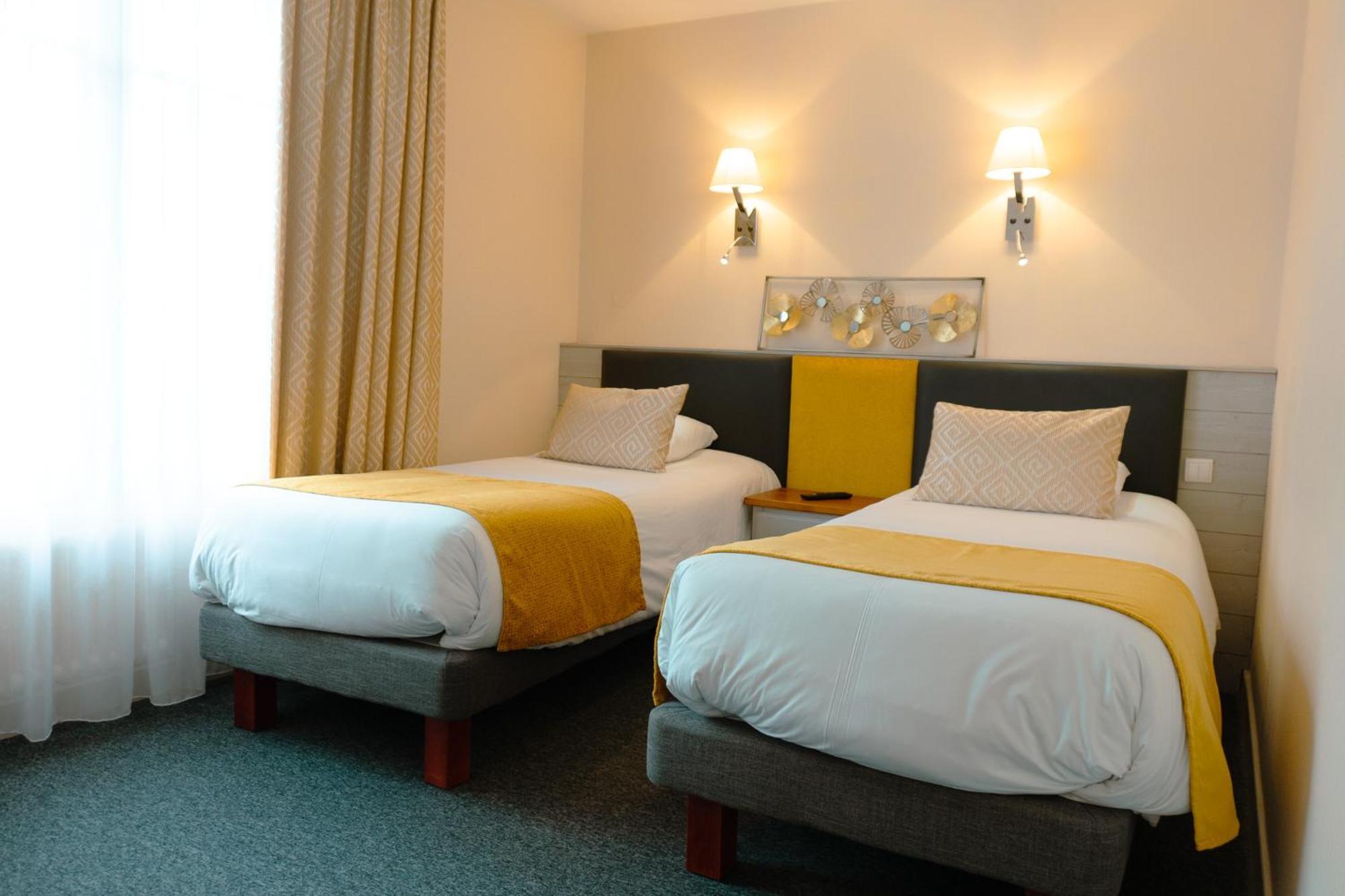 Hotel Spa & Restaurant O Pervenches شامبيري المظهر الخارجي الصورة
