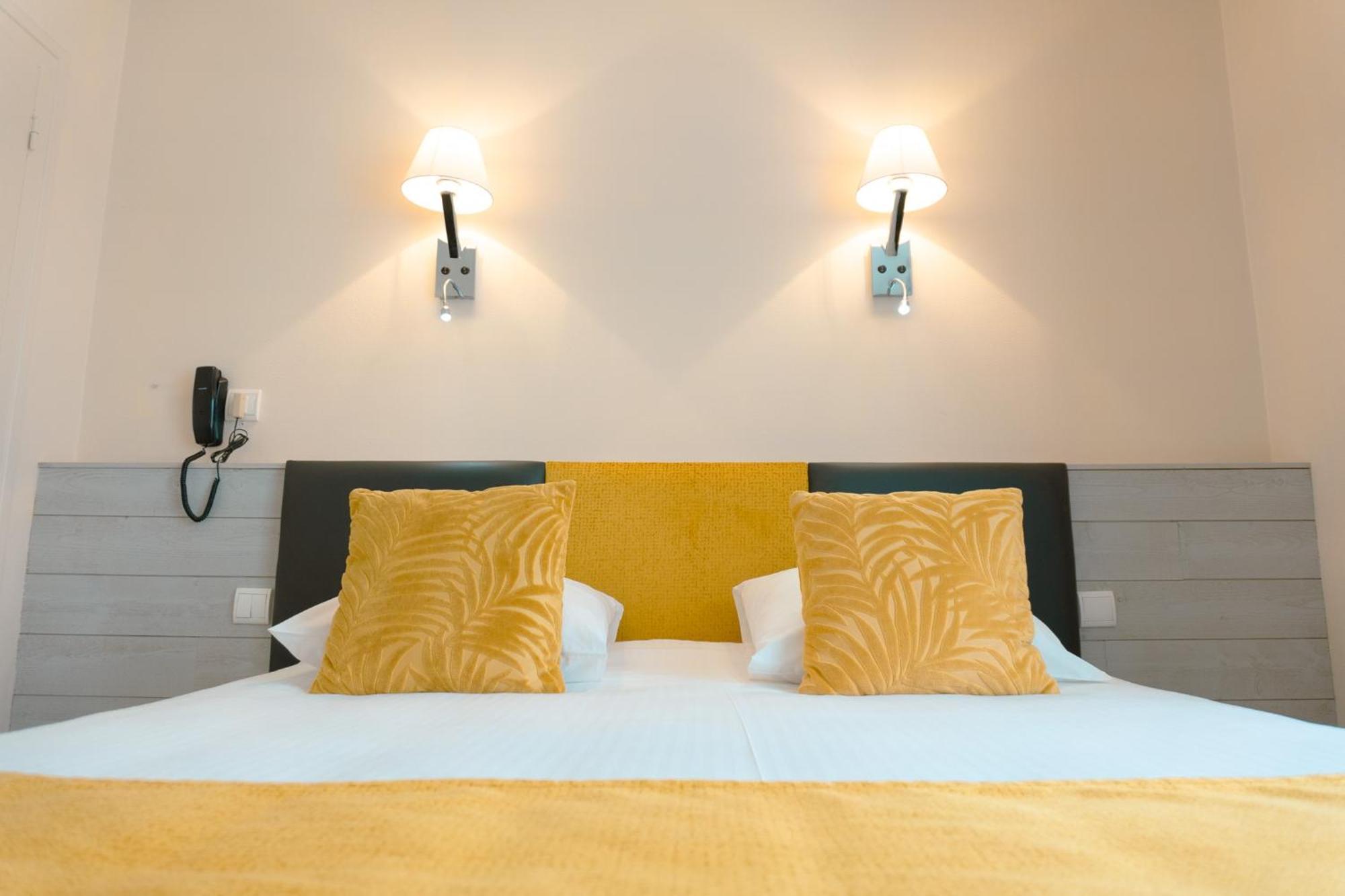 Hotel Spa & Restaurant O Pervenches شامبيري المظهر الخارجي الصورة