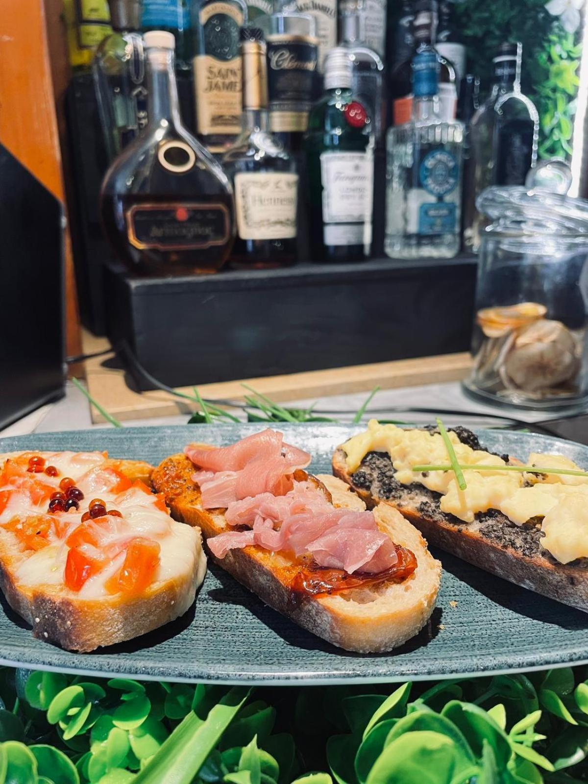 Hotel Spa & Restaurant O Pervenches شامبيري المظهر الخارجي الصورة