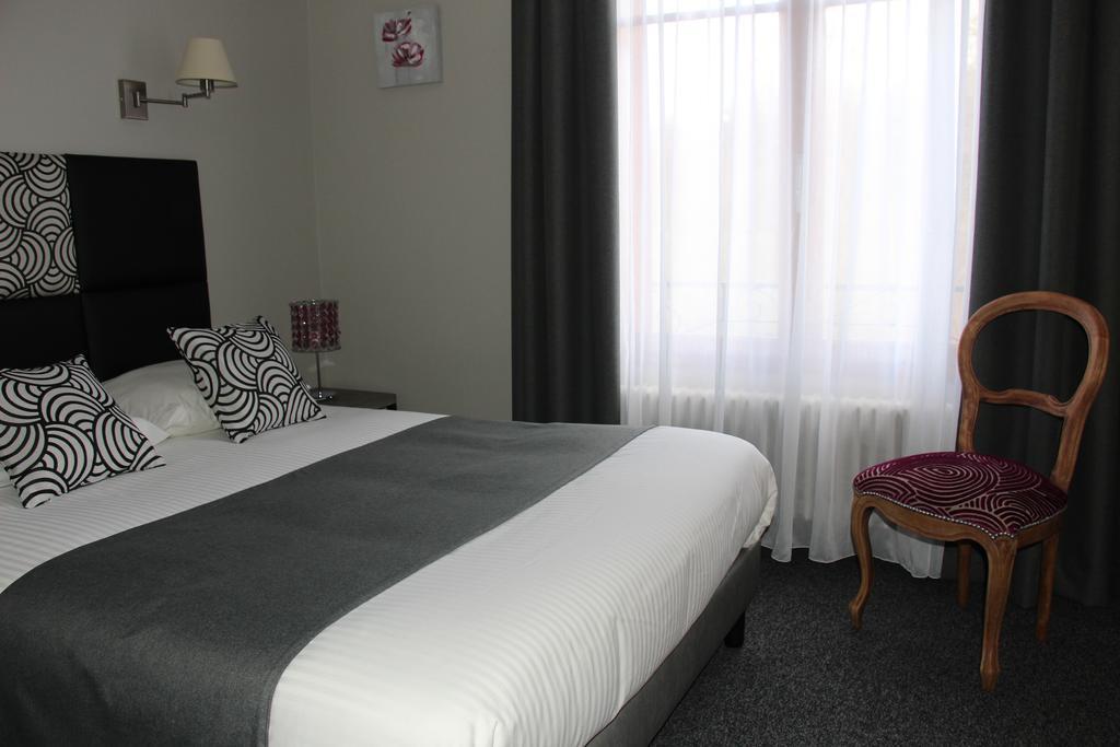 Hotel Spa & Restaurant O Pervenches شامبيري المظهر الخارجي الصورة
